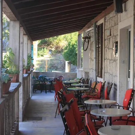 Apartments With Wifi Lastovo - 8343 *